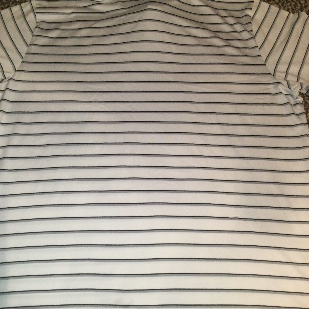 UNDER ARMOUR POLO SHIRT SIZE XXL (SMALL INK STAIN AS SHOWN IN PHOTO) - Picture 8 of 9